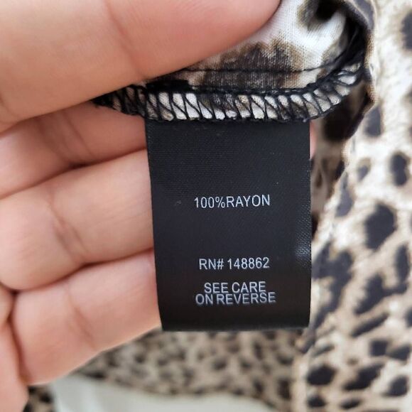 Torrid Challis Tie Front Animal Print Dolman Sleeves Top Size Large - Picture 10 of 10
